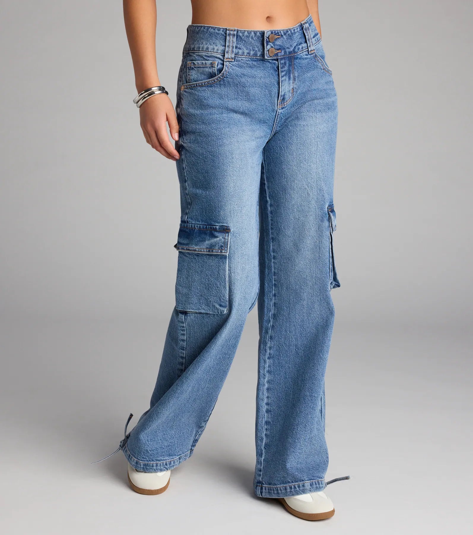 Off Duty Vibes Mid Rise Cargo Jeans