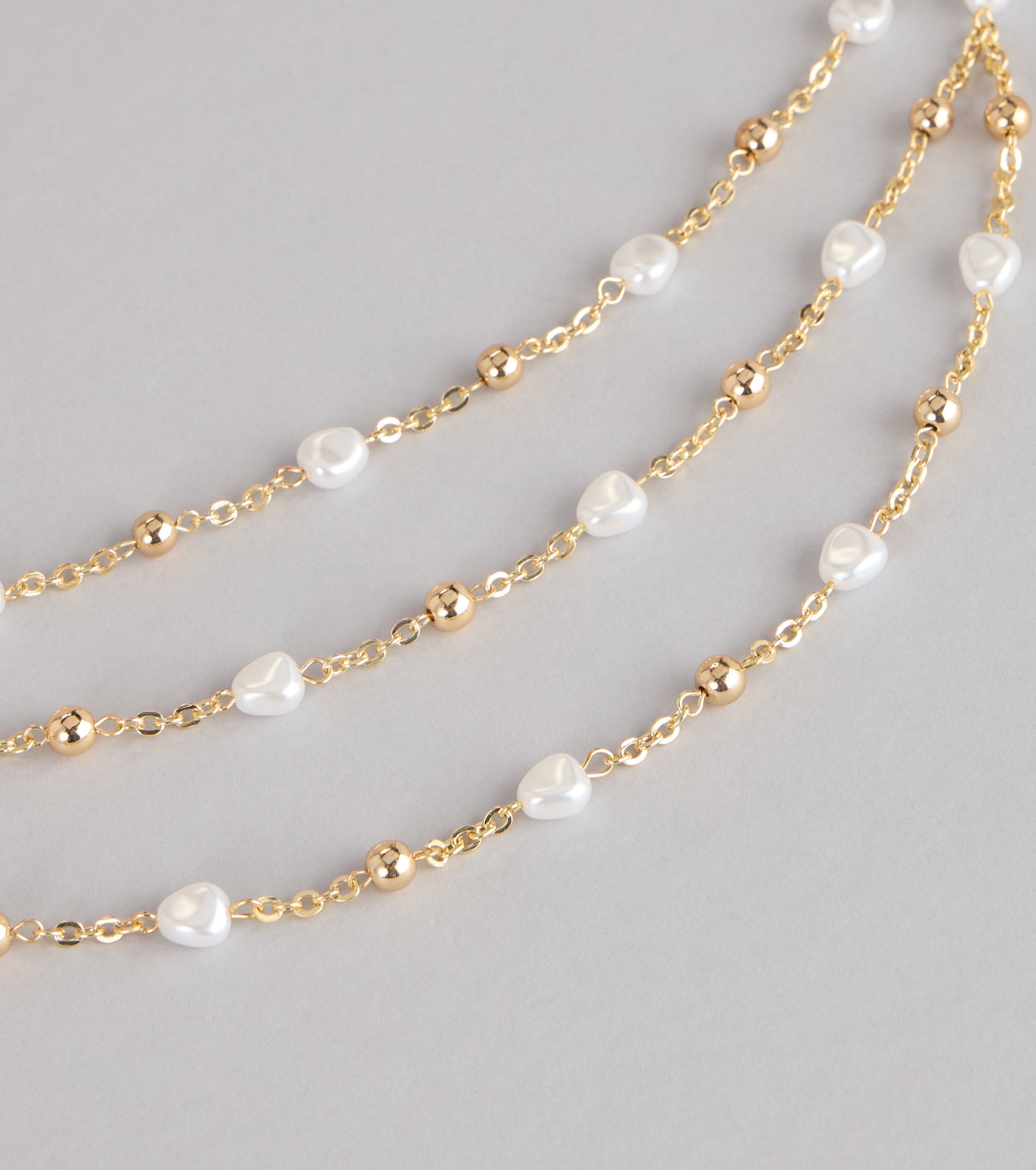 Delicate Glow Pearl Chain Belt